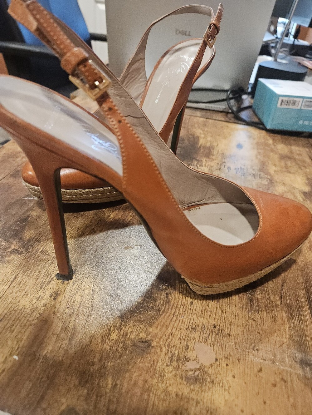 Donald J Pliner Tan Brown High Heels Green Bottoms Womens Size 8.5 Made In Italy